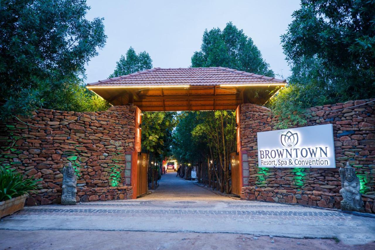 Brown Town Resort & Spa حيدر أباد المظهر الخارجي الصورة