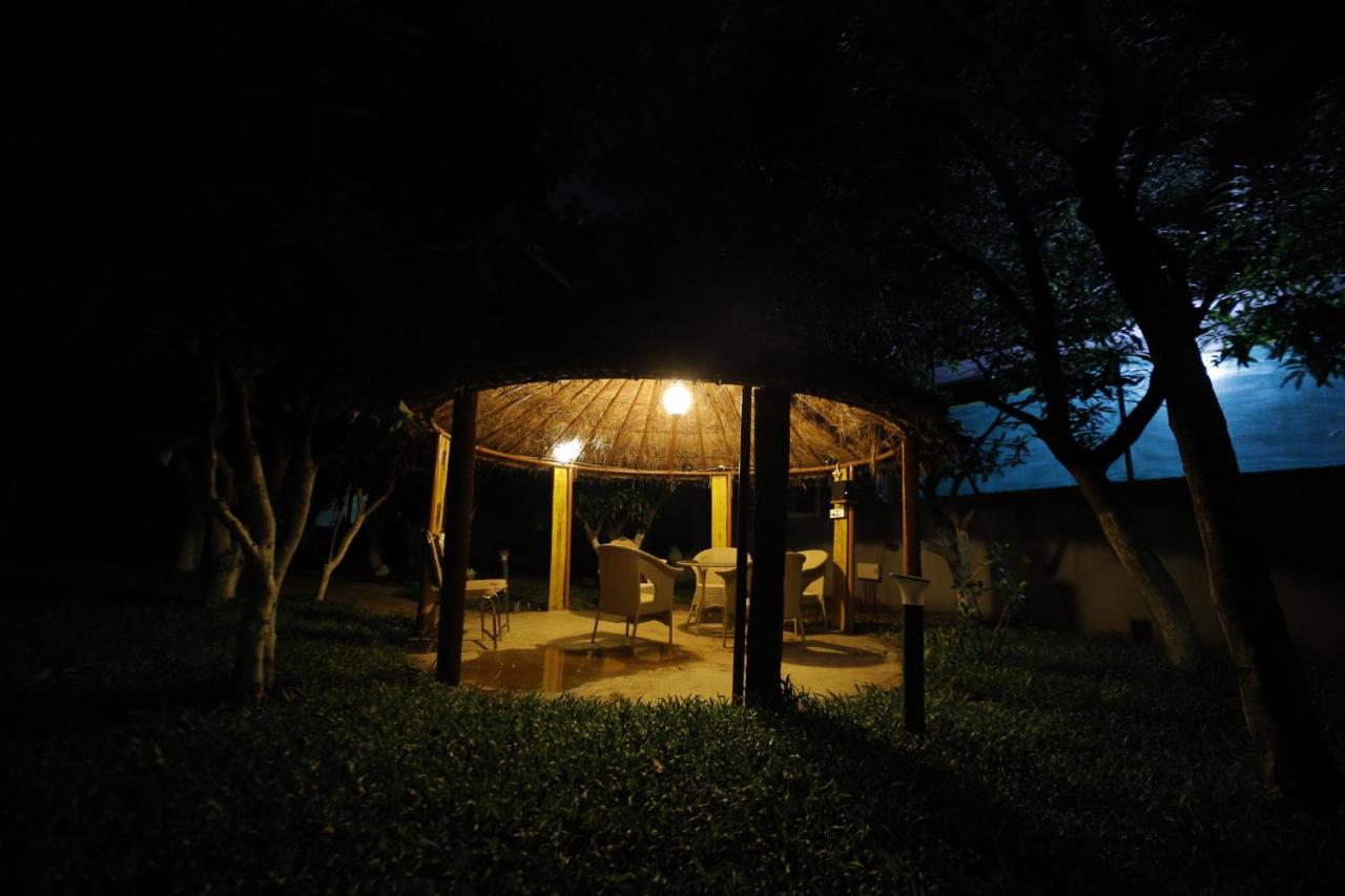 Brown Town Resort & Spa حيدر أباد المظهر الخارجي الصورة