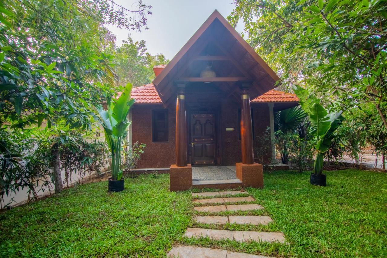 Brown Town Resort & Spa حيدر أباد المظهر الخارجي الصورة